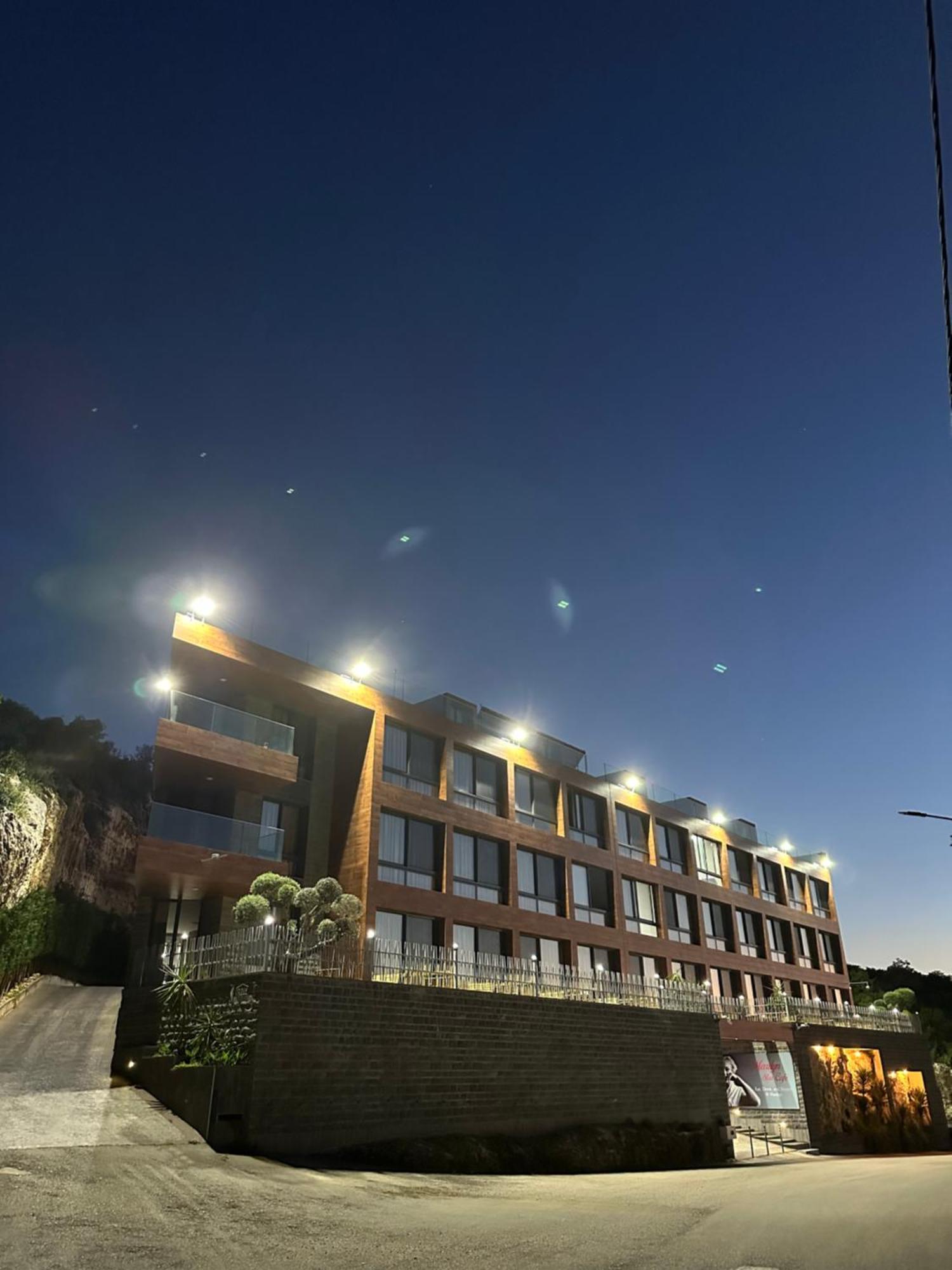 Grey Escape Apartments Qalhat 外观 照片